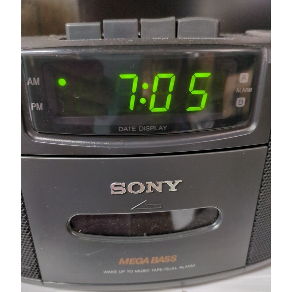 Sony ICFCS660 Dream Machine AM/FM Digital 2 Alarms Bass Green‎ LED Cass Broke